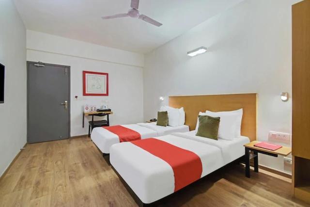 Kanak Beacon Hotel - Ashram Road Ahmedabad Exterior photo