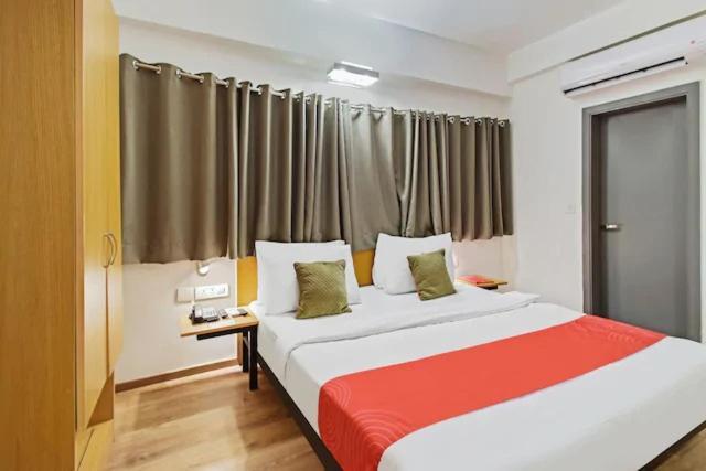 Kanak Beacon Hotel - Ashram Road Ahmedabad Exterior photo
