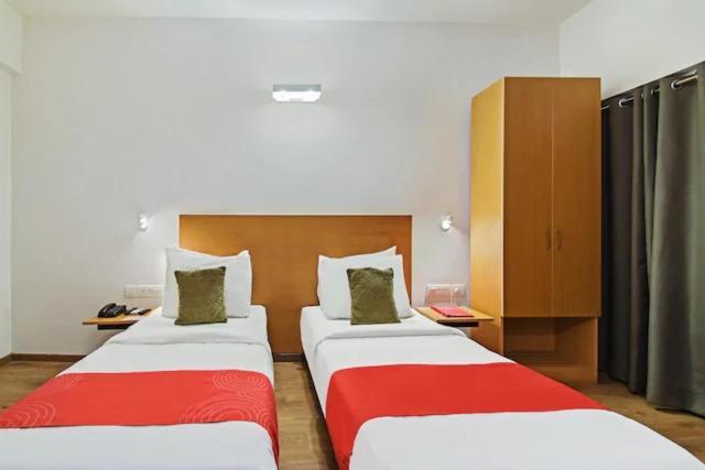 Kanak Beacon Hotel - Ashram Road Ahmedabad Exterior photo