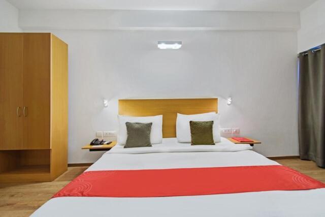 Kanak Beacon Hotel - Ashram Road Ahmedabad Exterior photo